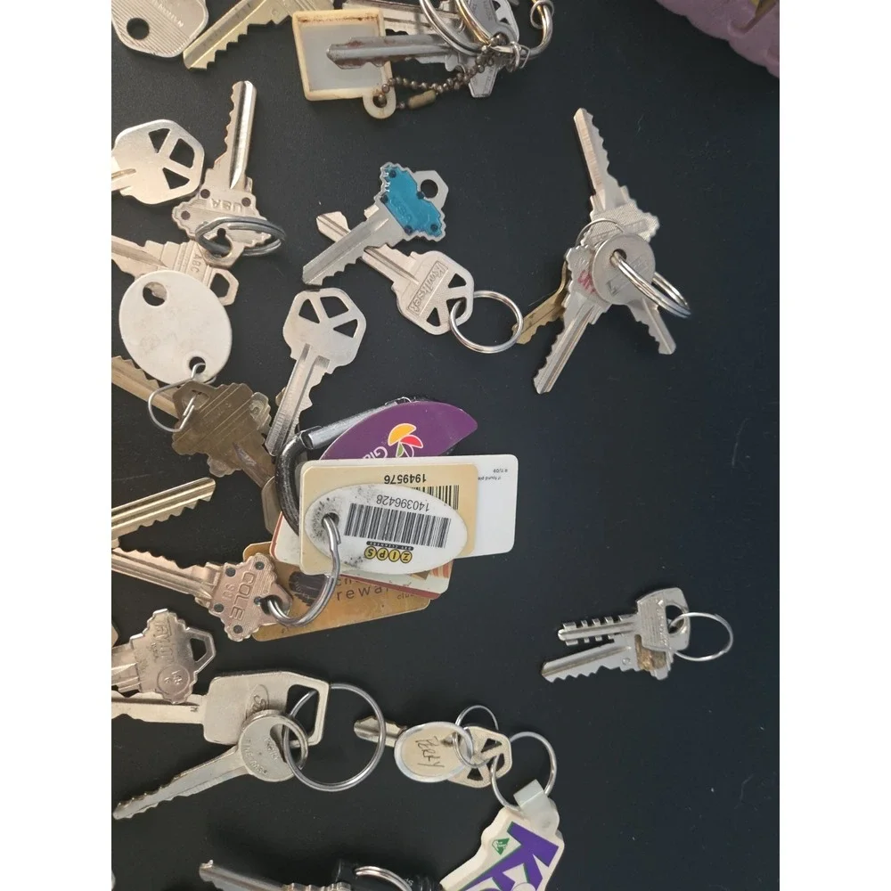 Bundled Lot of Vintage Keys